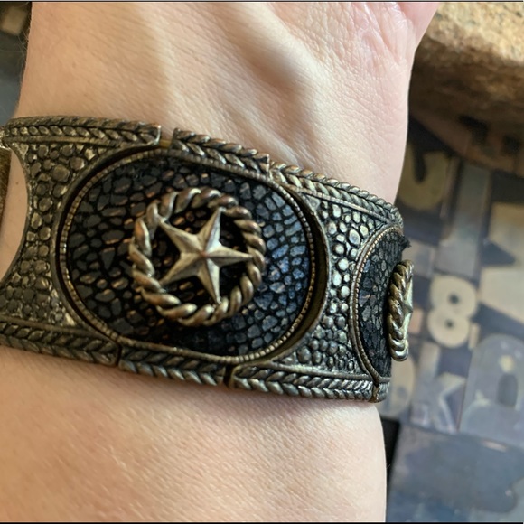 Vintage Texas Star Lone Star Stretch Metal Fashion Bracelet Unisex Mens Woman’s - Picture 4 of 6